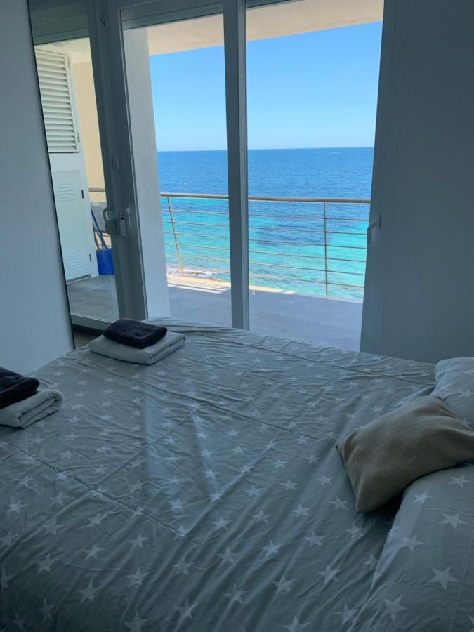 Sea Front, First Line, Air Conditioning, Heating, First Floor, 2 Habs 4beds Apartment Moraira