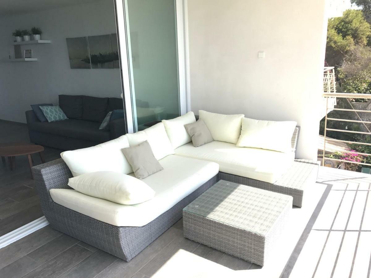 Sea Front, First Line, Air Conditioning, Heating, First Floor, 2 Habs 4beds *